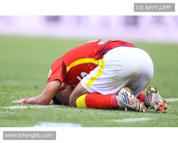 深圳飞盘队战术之争引发热议球迷与专家各执己见 深圳飞盘队战术之争引发热议球迷与专家各执己见